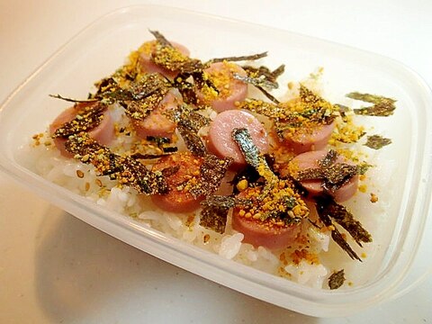 お弁当　魚肉ソーセージ・もみ海苔・のりたまご飯